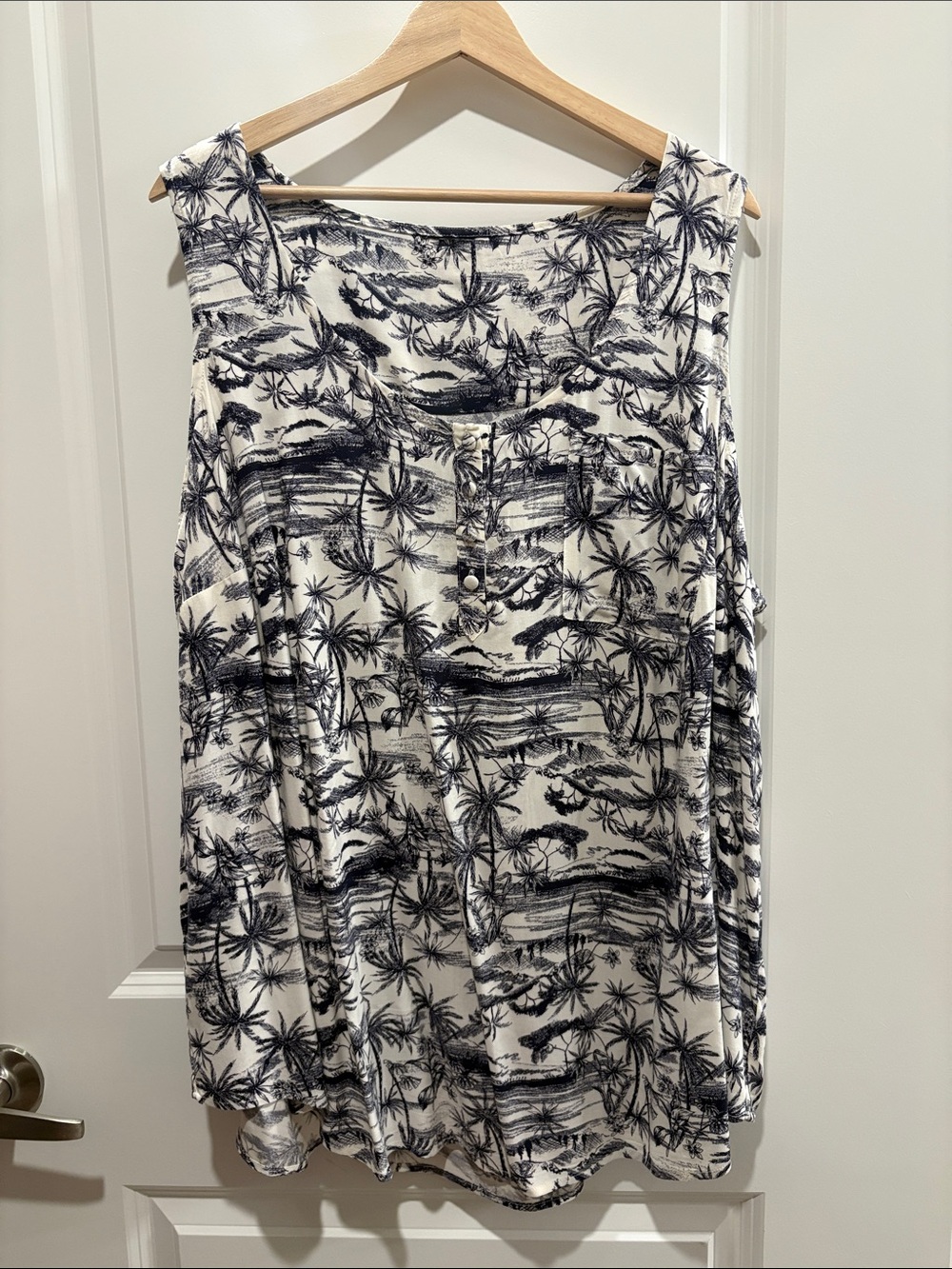 Women's Tropical Print Sleeveless Tank - Navy & Cream